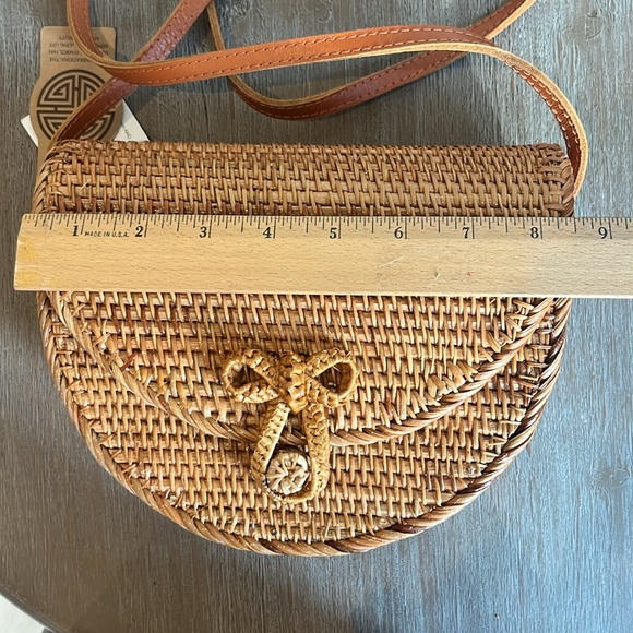 NWT Flap Over Saddle Woven Bag - Picture 5 of 8